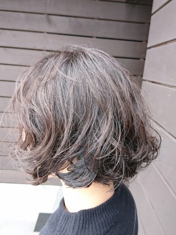フェミニンボブ