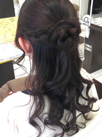 ハーフアップ花編み込み