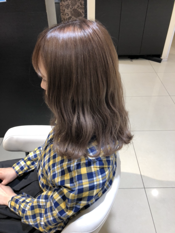 スモーキーベージュ