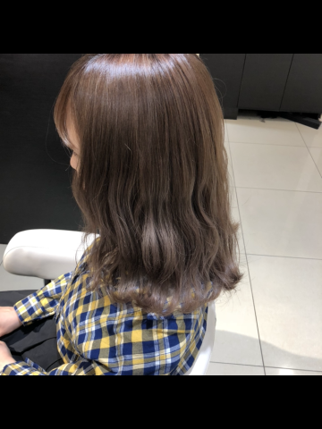 スモーキーベージュ