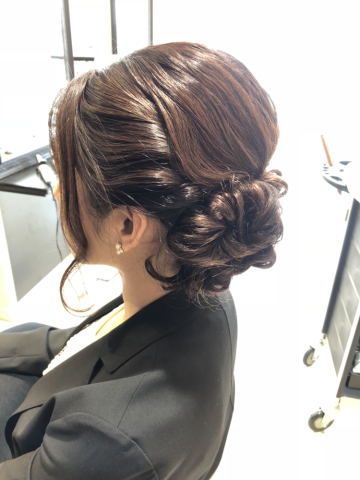 スーツに似合うヘアアレンジ