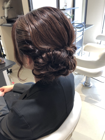 スーツに似合うヘアアレンジ