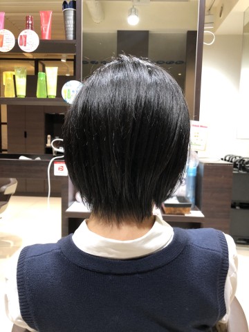 バッサリ丸みショート