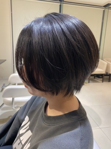 ショートボブ