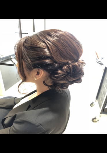 スーツに似合うヘアアレンジ?>